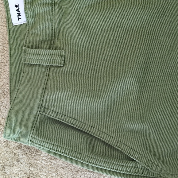 Aritzia TNA Green Women's Cargo Pants - Picture 10 of 10